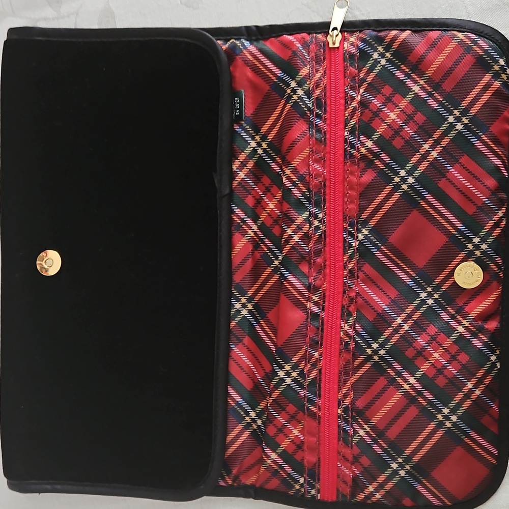 Ralph Lauren Velvet Jewelry Clutch. - Picture 3 of 10